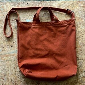 RUST CANVAS BAGGU DUCK TOTE COMPUTER TOTE - EUC OUT OF STOCK